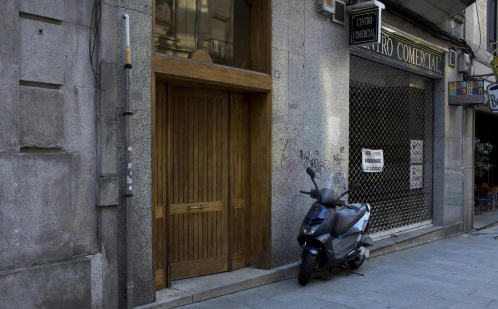 Residencia Molares 5 Apartment Vigo Bagian luar foto